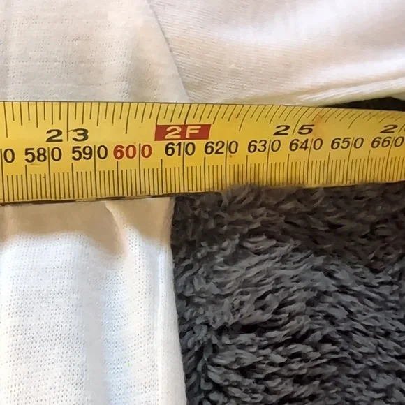 Softwear| NWT NHL Vintage Calgary Flames White Short Sleeved T-shirt Cropped - Picture 10 of 14